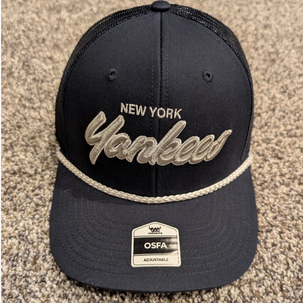 Fan Favorite MLB New York Yankees Hat Mens OSFA Navy Blue NWT Trucker Snapback
